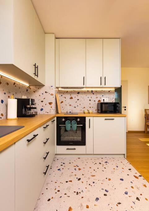 Hills View Central Apartment Пловдив Экстерьер фото